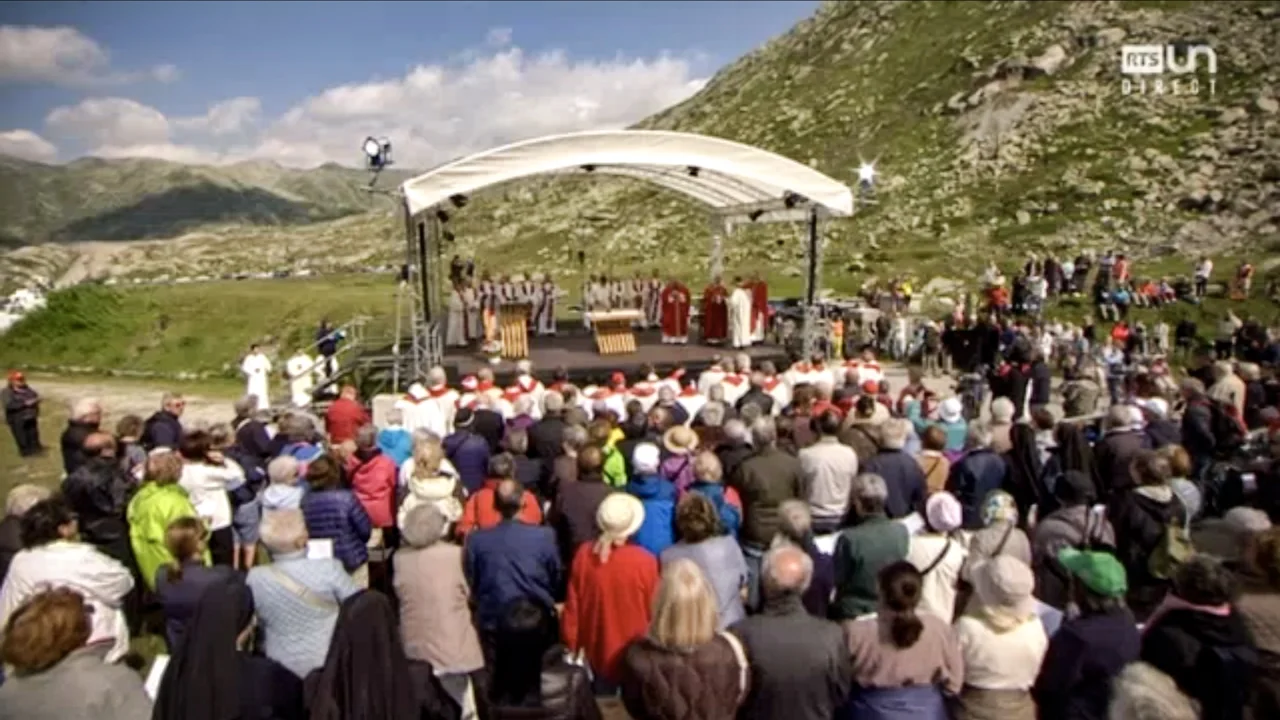 Célébrée en langue italienne, la messe au Saint-Gothard devient une tradition télévisuelle
