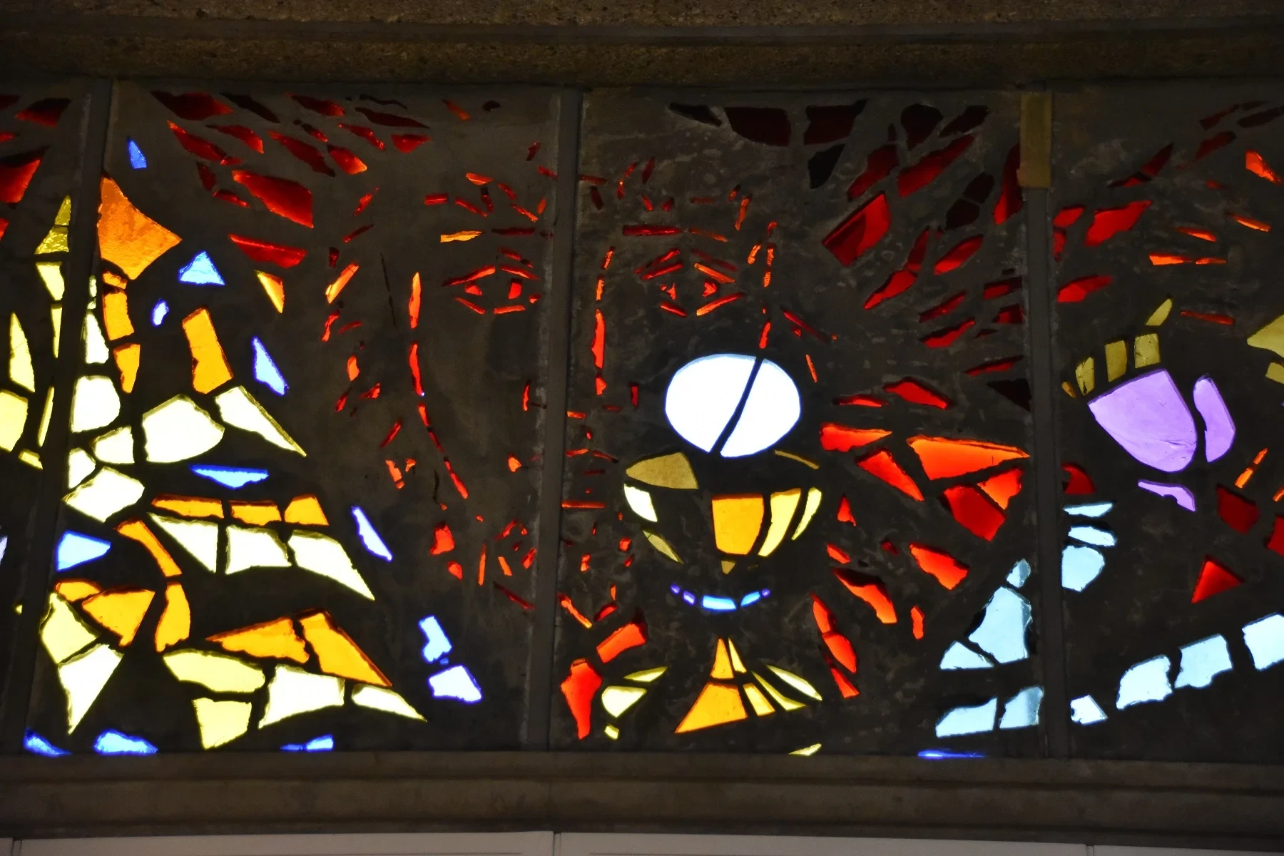 Eucharistie: vitrail d'Auguste Rodi, en la chapelle de La Longeraie, Morges @ Bernard Litzler